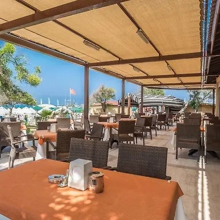 Villa Side Hotel 4*